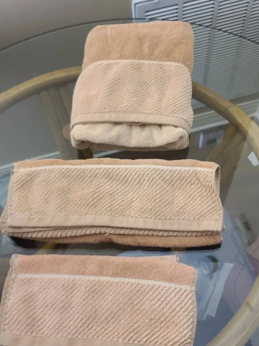 Liz Claiborn Towels